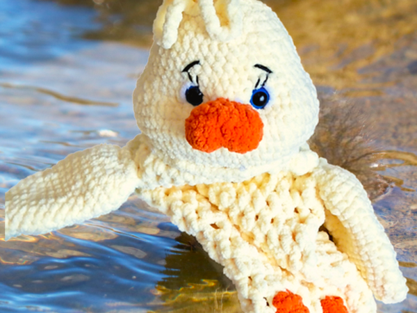 Crochet Pyjama Bag : Cuddly Duck Pyjama Bag - Image 4